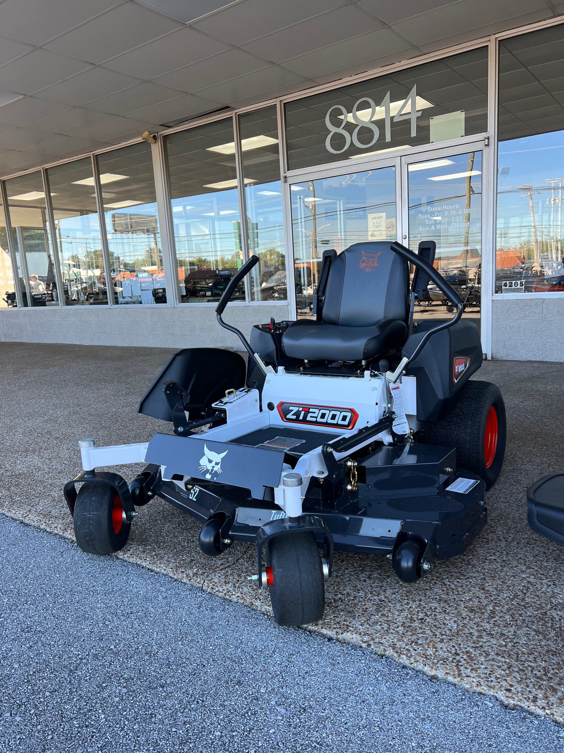 2022 Bobcat ZT2000 Zero-Turn Mower ZT2052SB at Knoxville Powersports