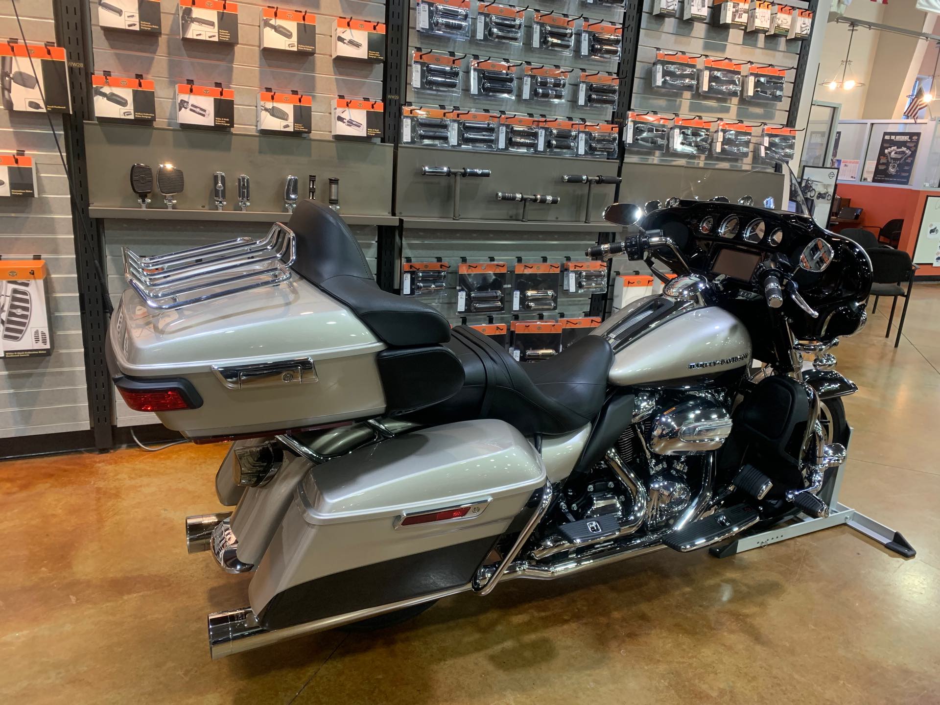 2018 Harley-Davidson Electra Glide Ultra Limited at Colonial Harley-Davidson