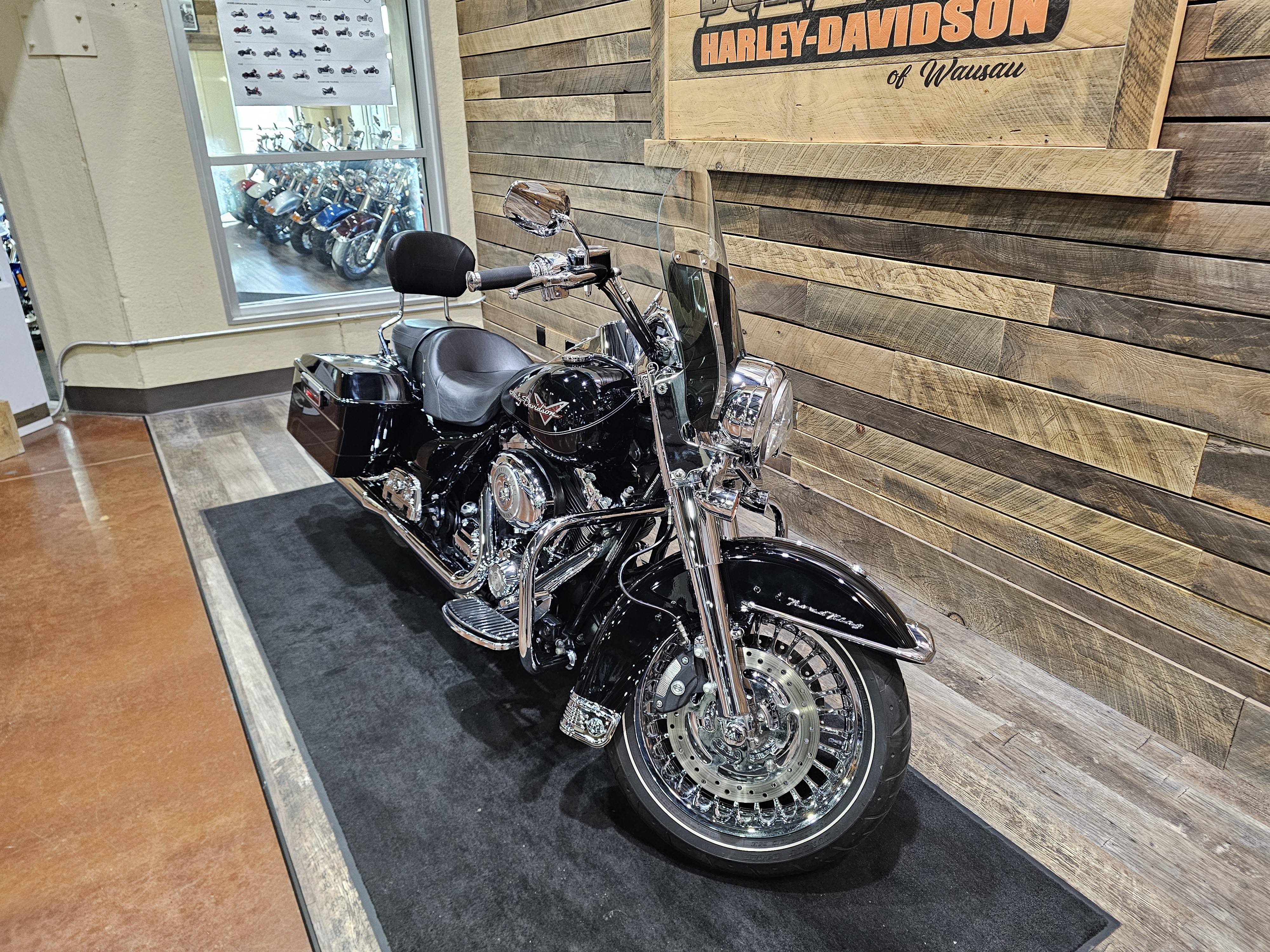 2010 Harley-Davidson Road King Base at Bull Falls Harley-Davidson