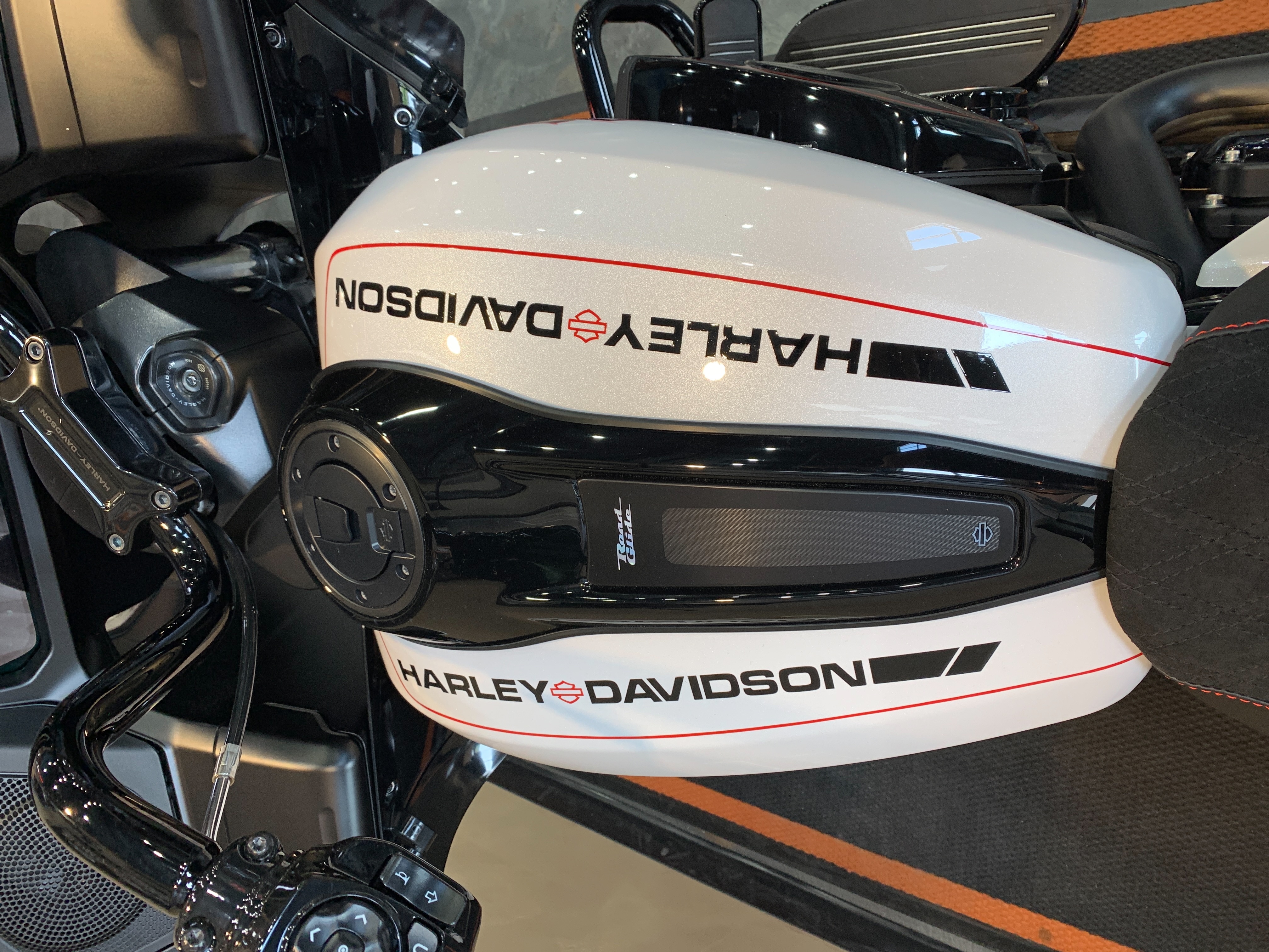 2024 Harley-Davidson Road Glide Base at Vandervest Harley-Davidson, Green Bay, WI 54303