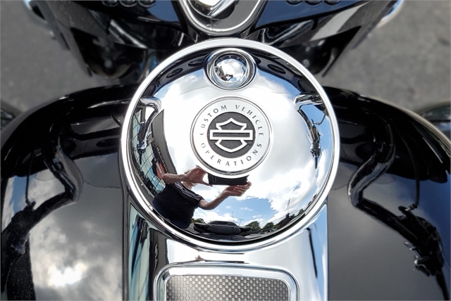2015 Harley-Davidson Electra Glide CVO Limited at All American Harley-Davidson, Hughesville, MD 20637