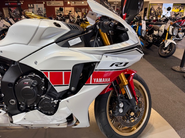 2022 Yamaha YZF R1 World GP 60th Anniversary Edition at Martin Moto