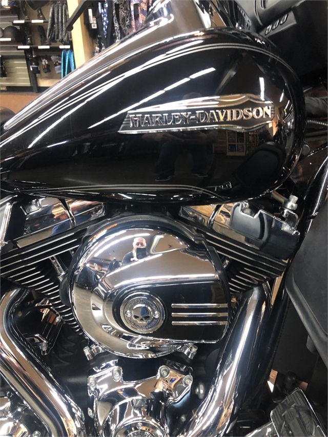 2016 Harley-Davidson Electra Glide Ultra Classic at Holeshot Harley-Davidson