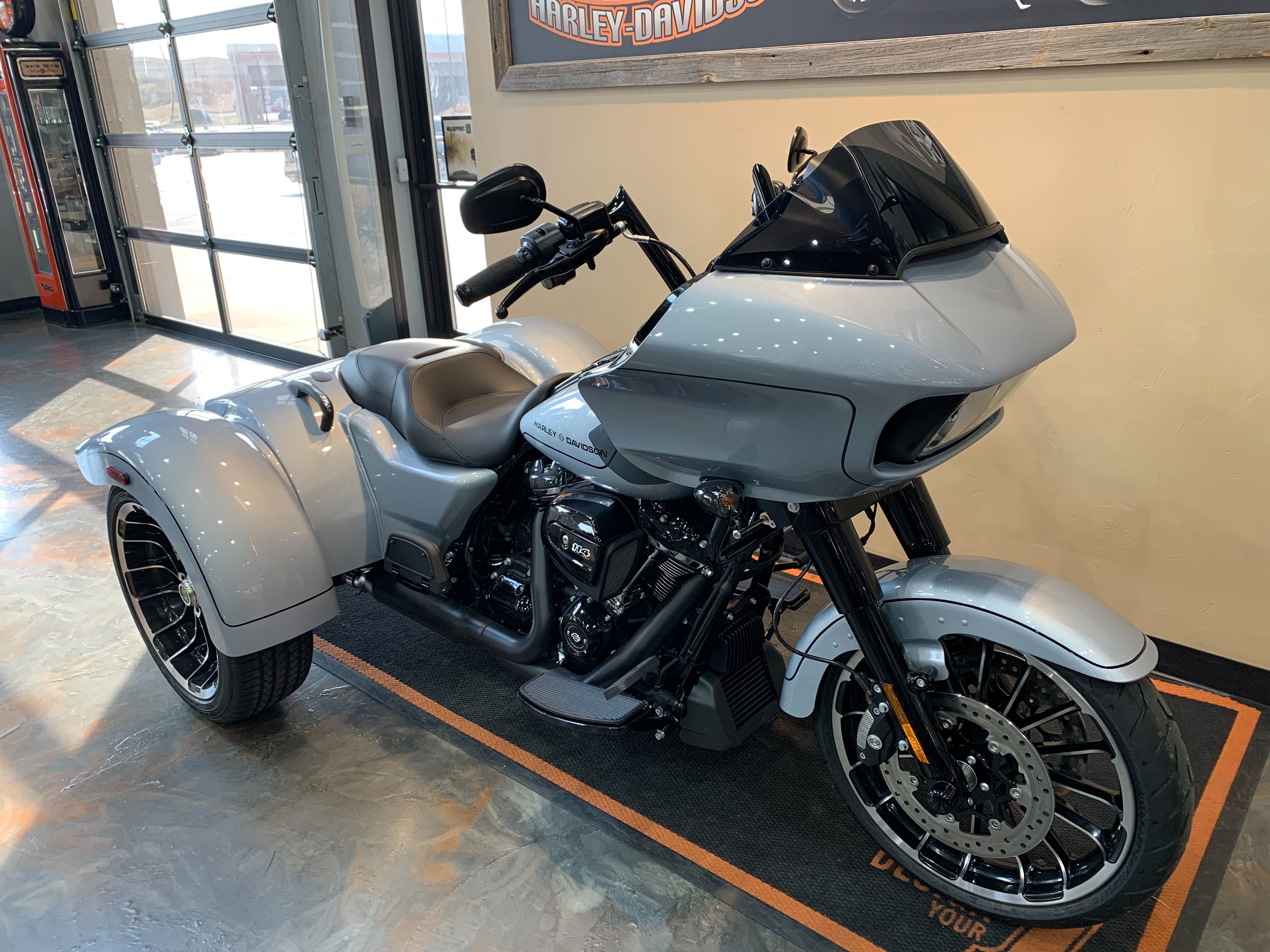 2024 Harley-Davidson Trike Road Glide 3 at Vandervest Harley-Davidson, Green Bay, WI 54303