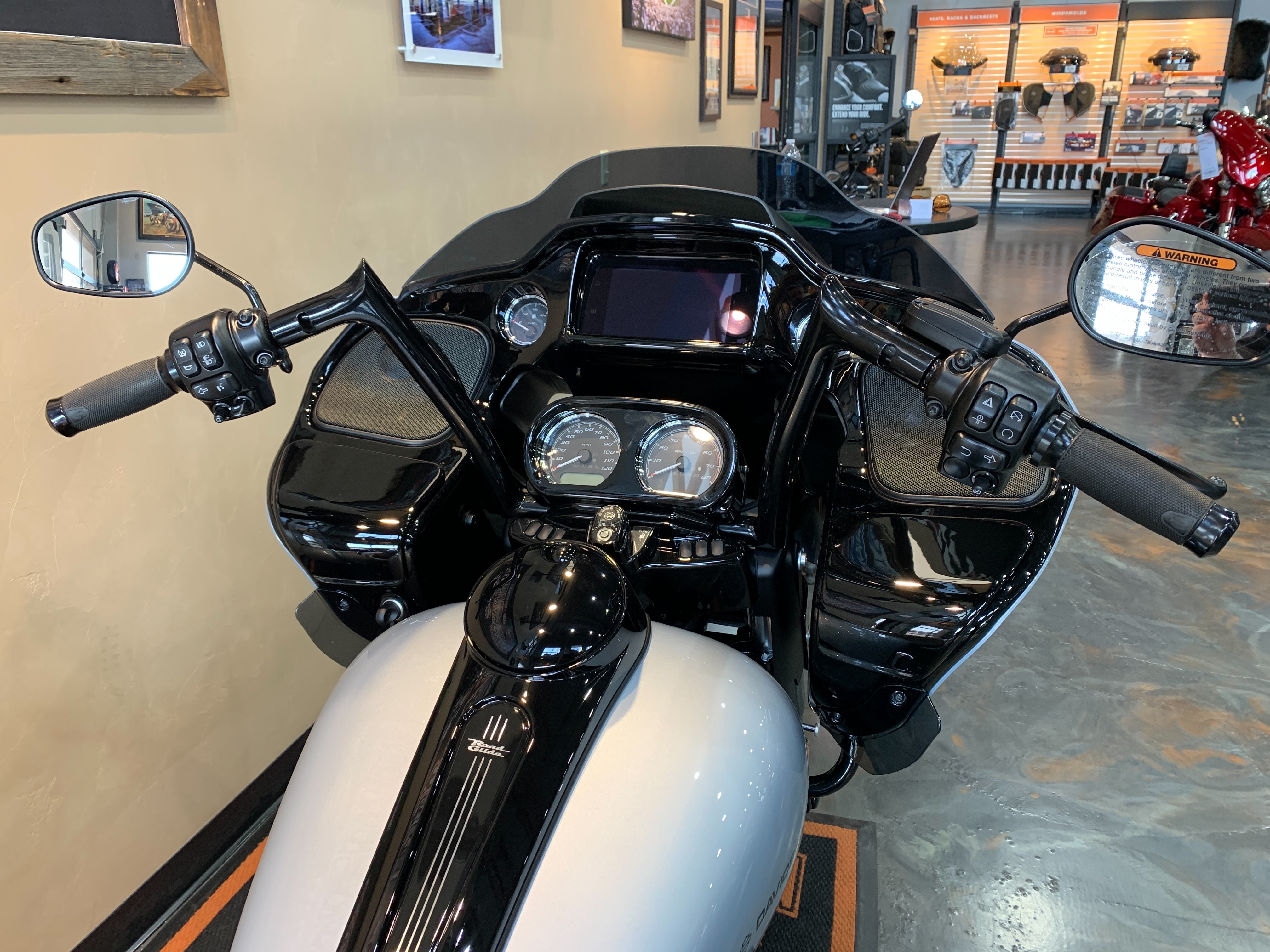 2024 Harley-Davidson Trike Road Glide 3 at Vandervest Harley-Davidson, Green Bay, WI 54303