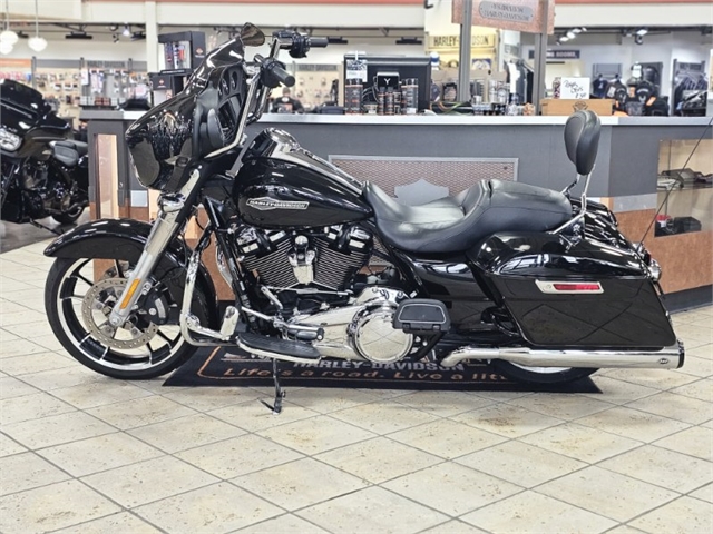 2021 Harley-Davidson Street Glide at Destination Harley-Davidson®, Tacoma, WA 98424