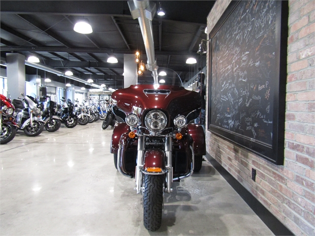 2019 Harley-Davidson Trike Tri Glide Ultra at Cox's Double Eagle Harley-Davidson