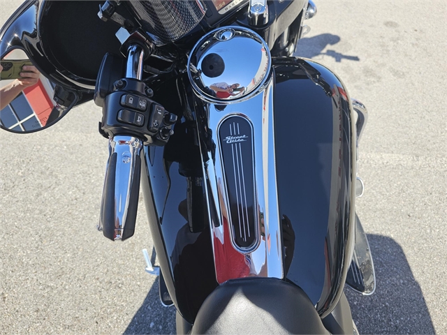 2017 Harley-Davidson Street Glide Special at Sunrise Honda of Rogers