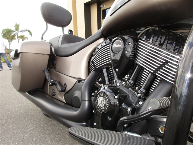 2019 Indian Chieftain Dark Horse at Fort Lauderdale