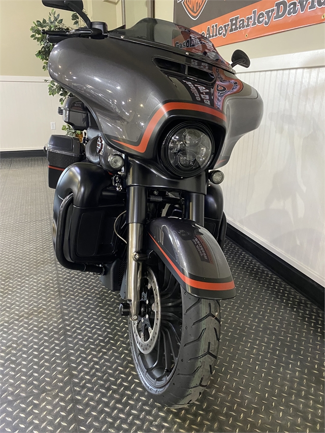 2018 Harley-Davidson Street Glide CVO Street Glide at Gasoline Alley Harley-Davidson (Red Deer)