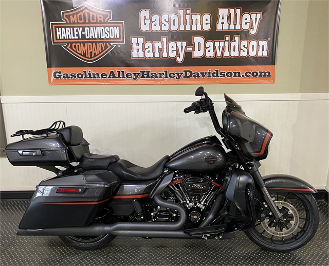 2018 Harley-Davidson Street Glide CVO Street Glide at Gasoline Alley Harley-Davidson (Red Deer)