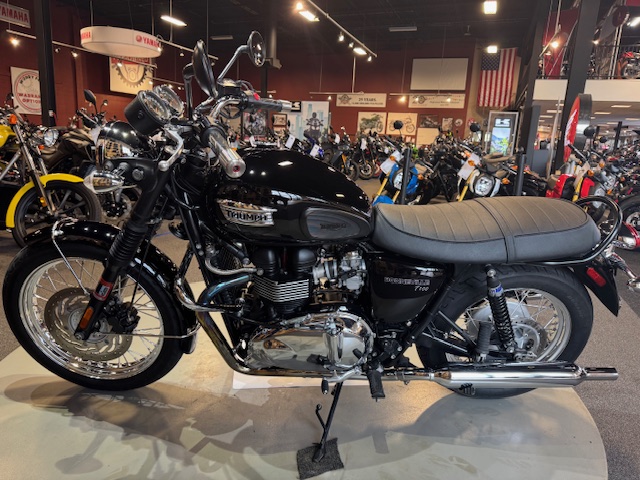 2012 Triumph Bonneville T100 at Martin Moto