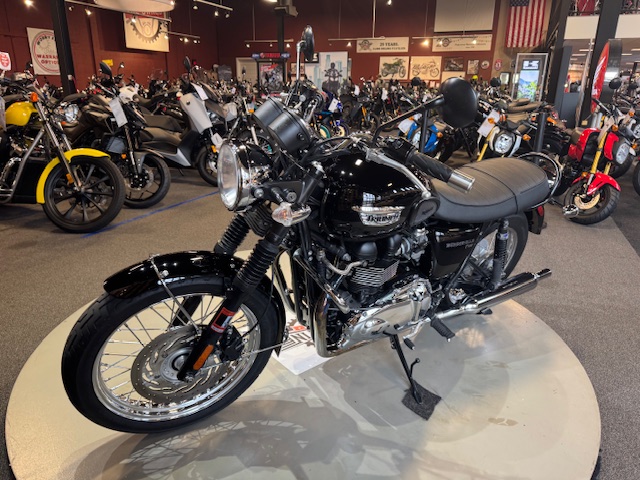 2012 Triumph Bonneville T100 at Martin Moto