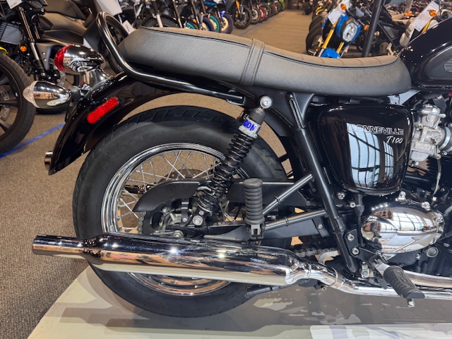 2012 Triumph Bonneville T100 at Martin Moto