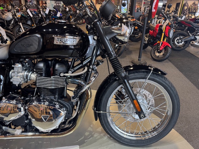 2012 Triumph Bonneville T100 at Martin Moto