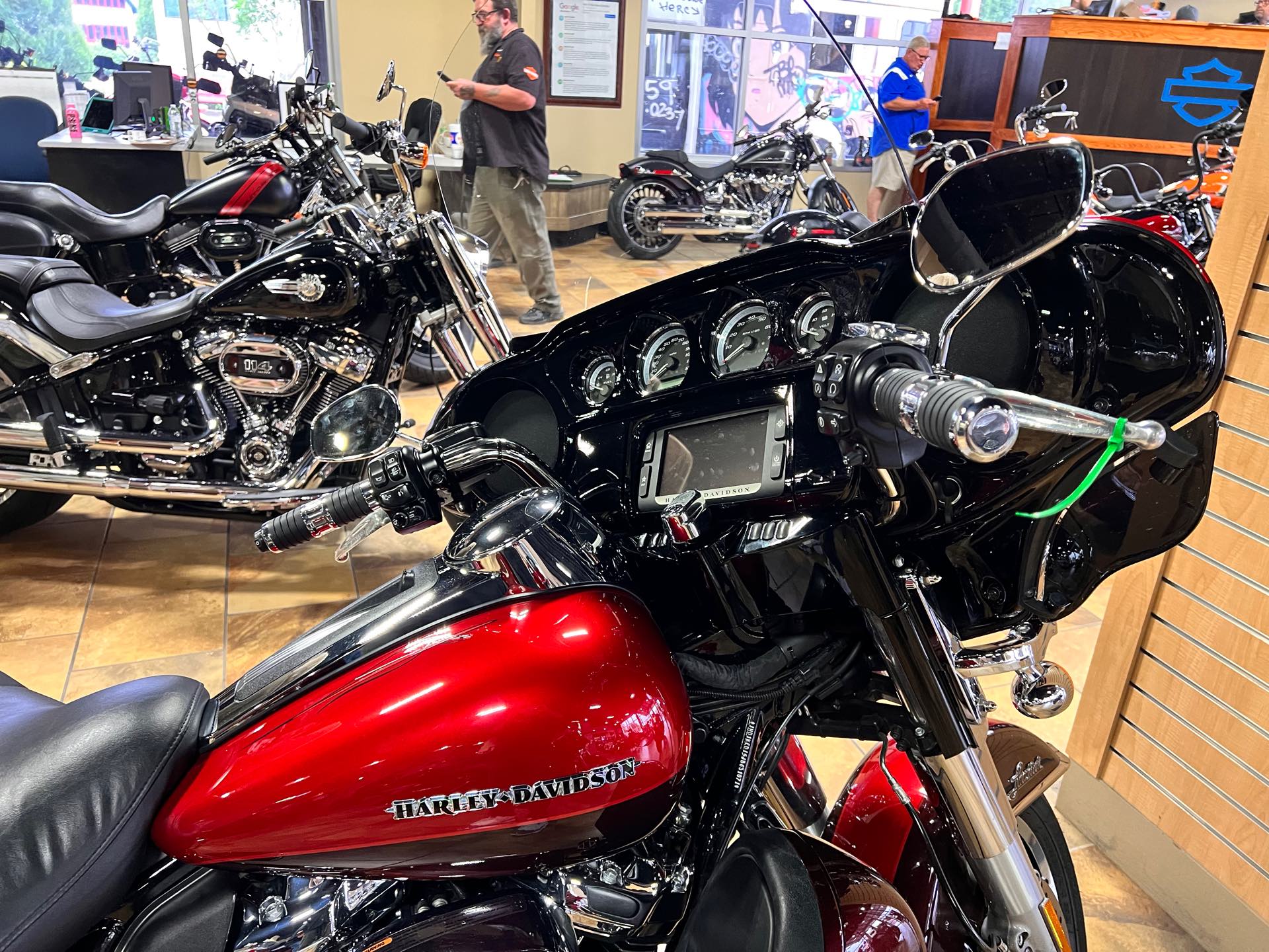 2018 Harley-Davidson Electra Glide Ultra Limited at Man O'War Harley-Davidson®