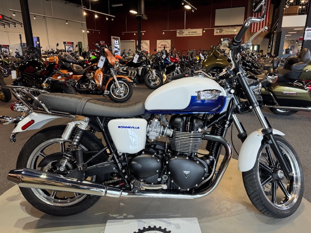 2014 Triumph Bonneville Base at Martin Moto