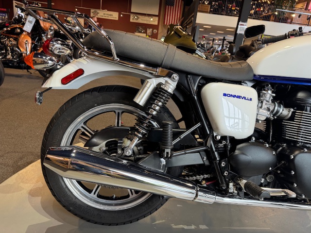 2014 Triumph Bonneville Base at Martin Moto