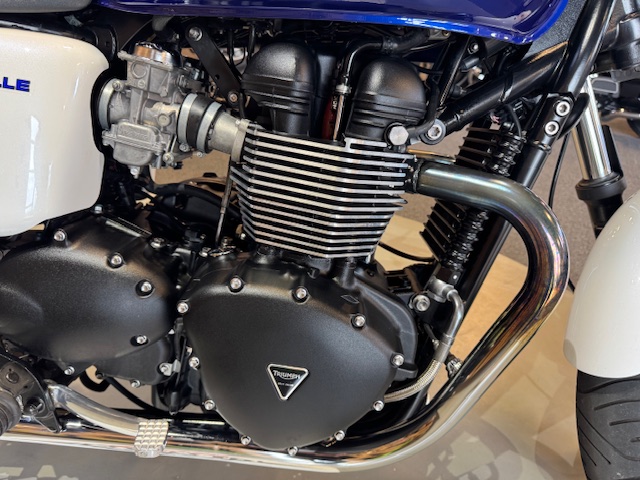 2014 Triumph Bonneville Base at Martin Moto