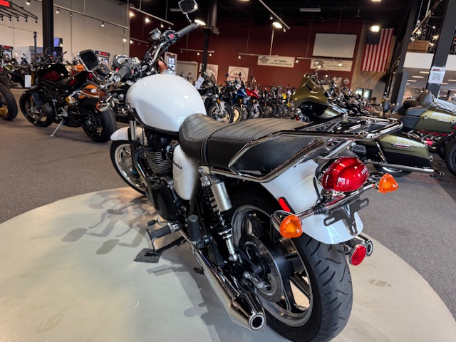 2014 Triumph Bonneville Base at Martin Moto