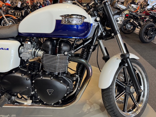 2014 Triumph Bonneville Base at Martin Moto