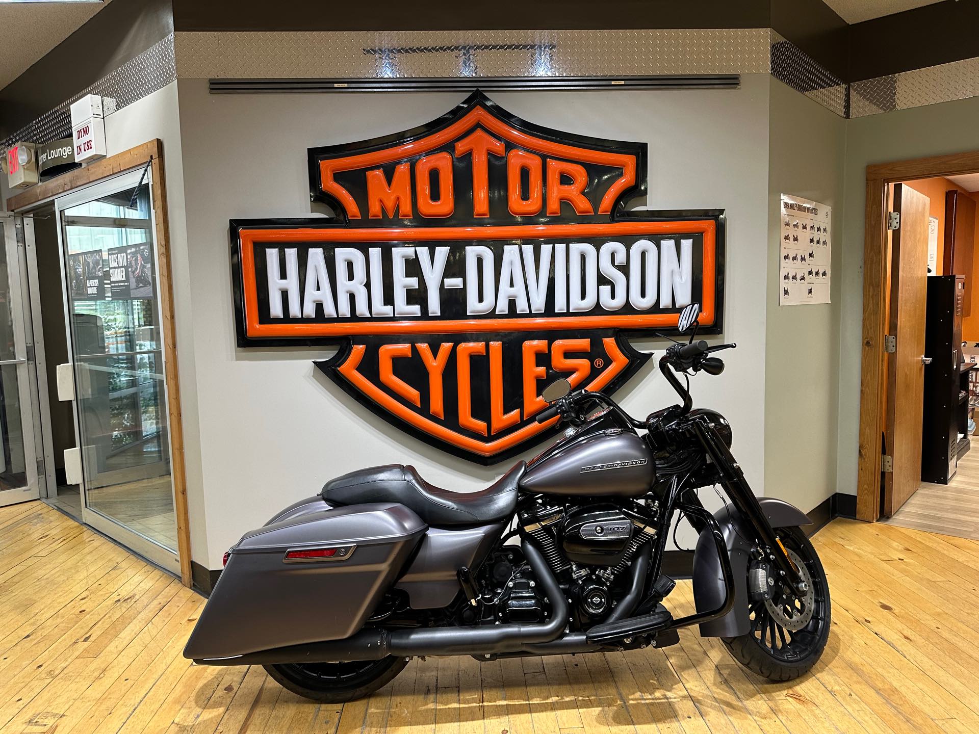 2017 Harley-Davidson Road King Special at Zips 45th Parallel Harley-Davidson