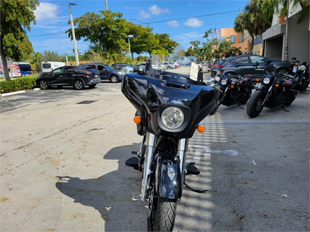 2022 Indian Chieftain Base at Fort Lauderdale