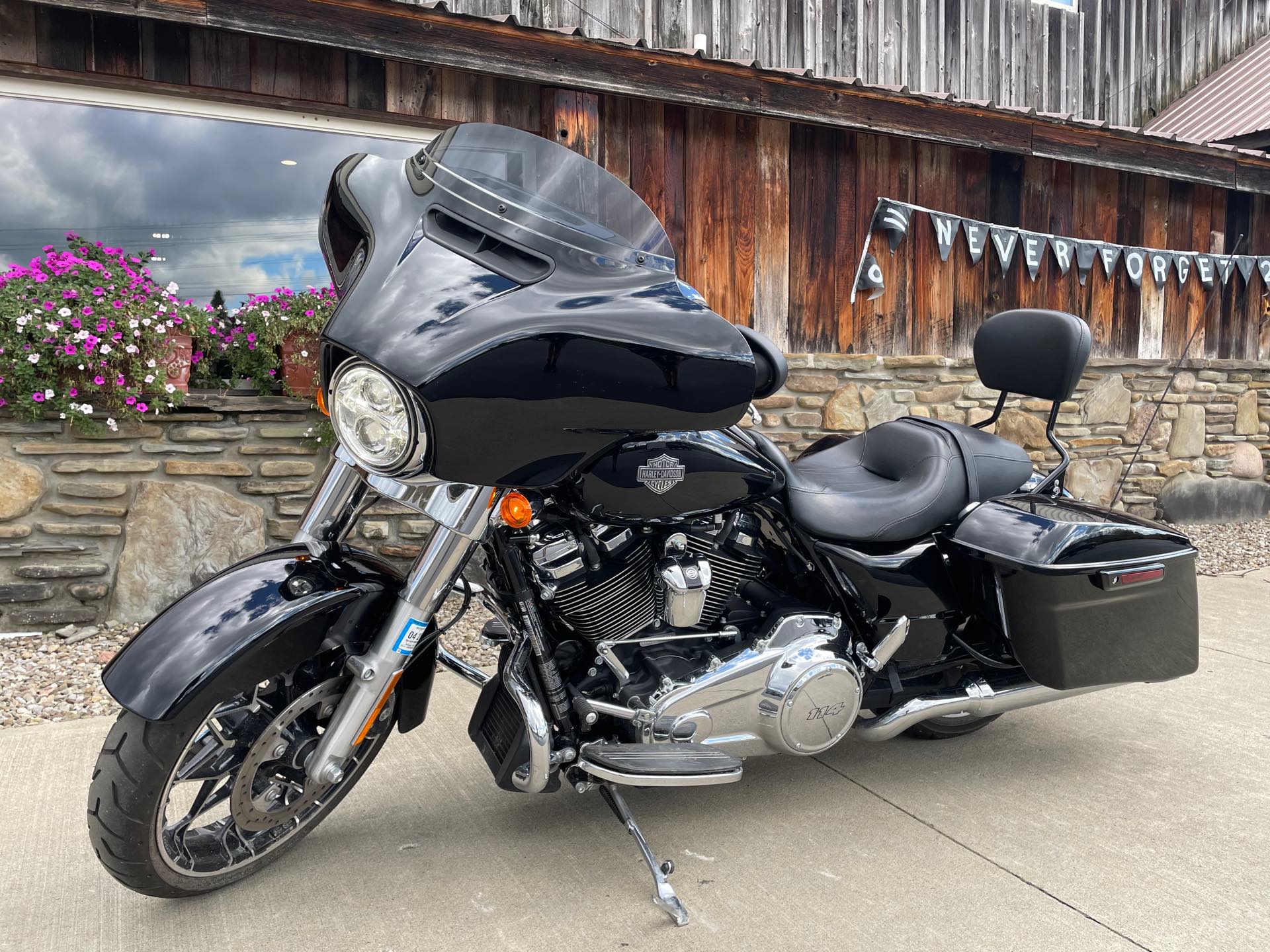 2022 Harley-Davidson Street Glide Special at Arkport Cycles