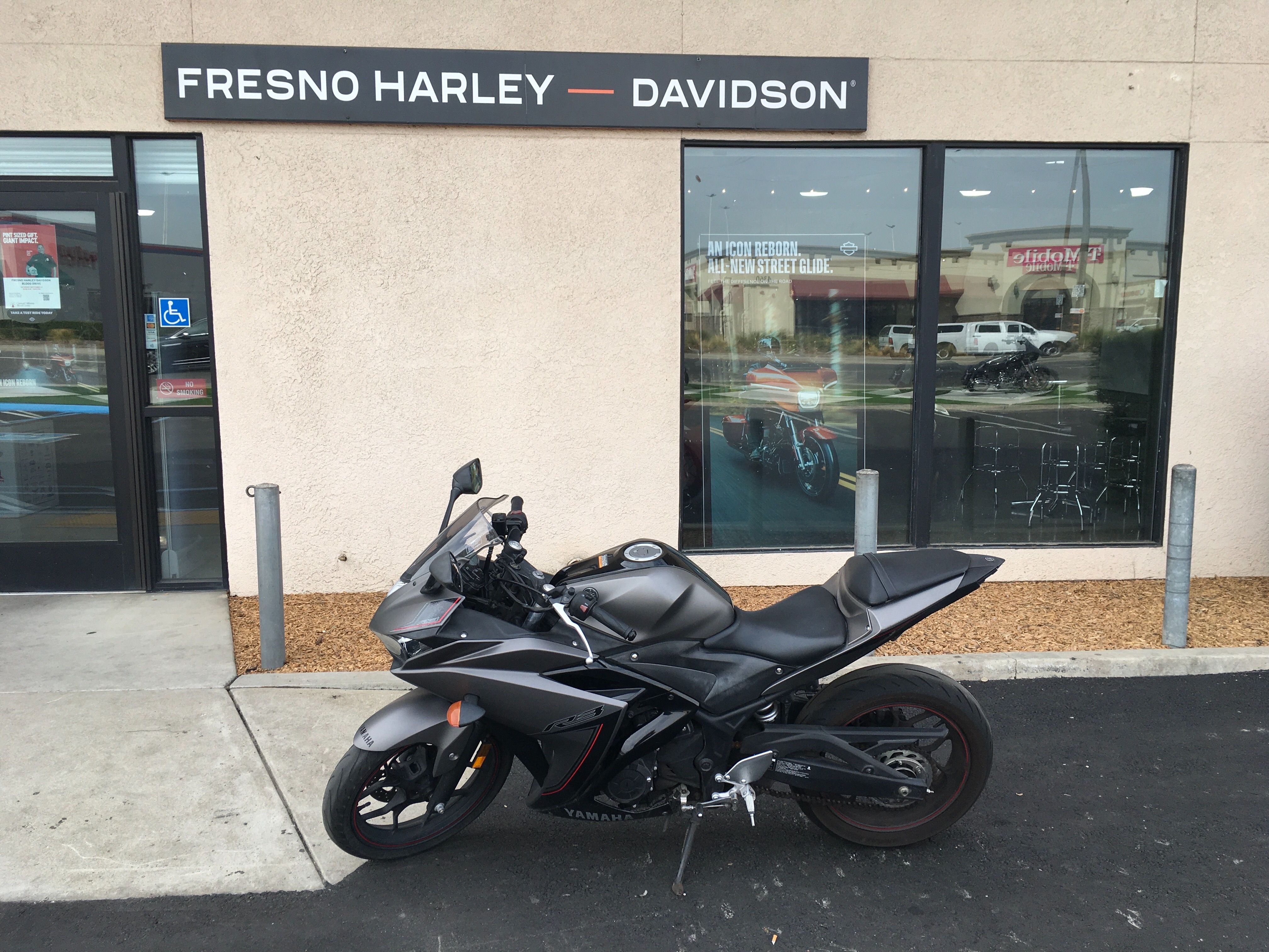 2016 Yamaha YZF R3 at Fresno Harley-Davidson