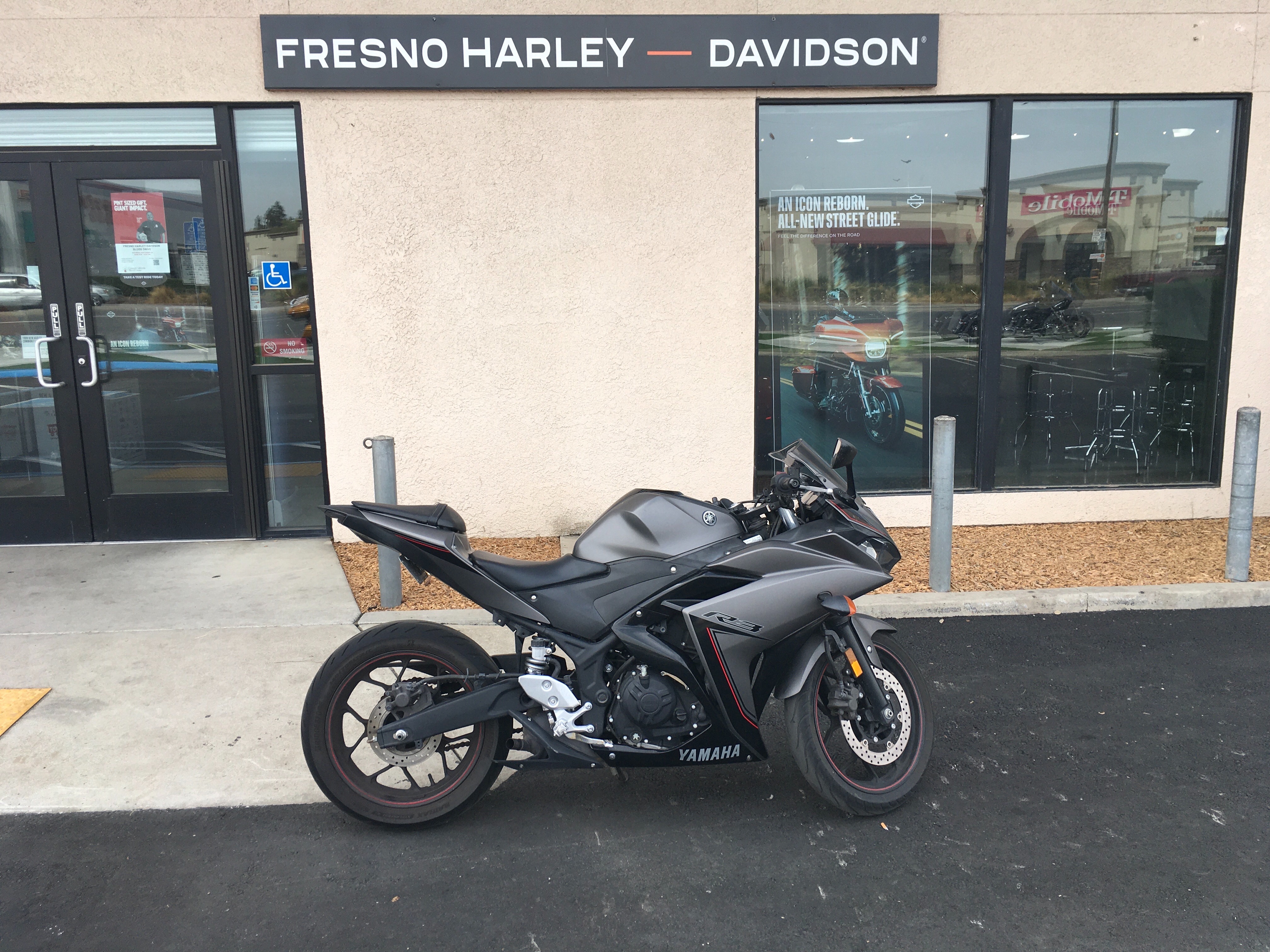 2016 Yamaha YZF R3 at Fresno Harley-Davidson