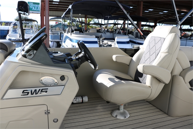 2022 Silver Wave 2410 CLS at Jerry Whittle Boats