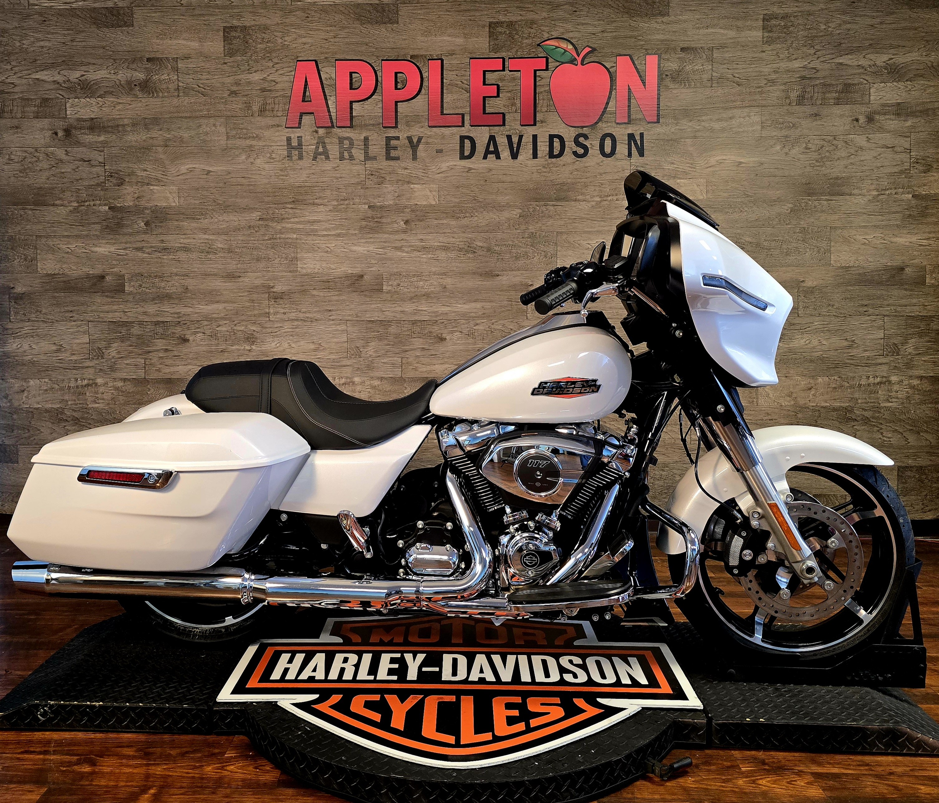 2024 Harley-Davidson Street Glide Base at Appleton Harley-Davidson