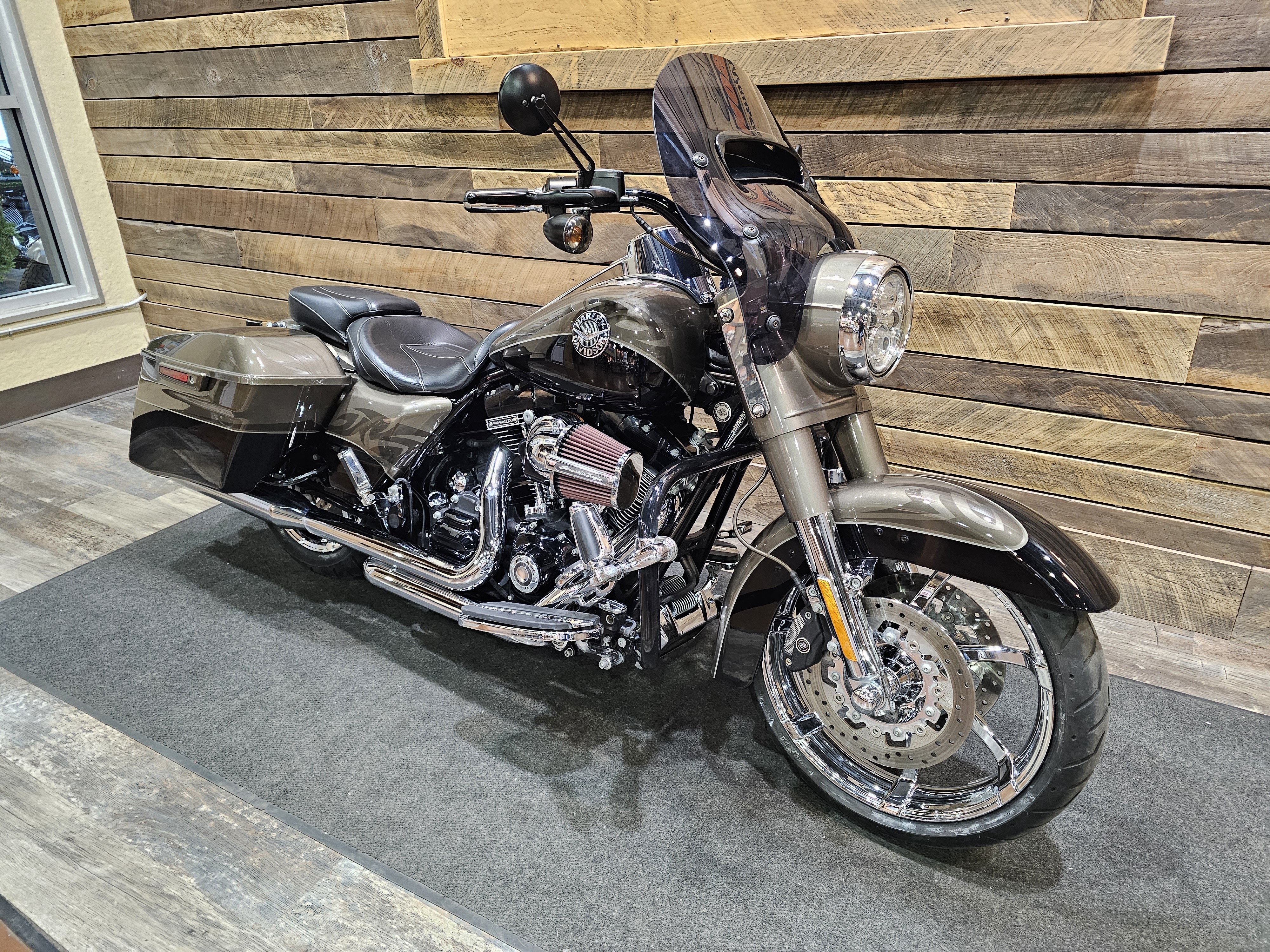 2014 Harley-Davidson Road King CVO at Bull Falls Harley-Davidson