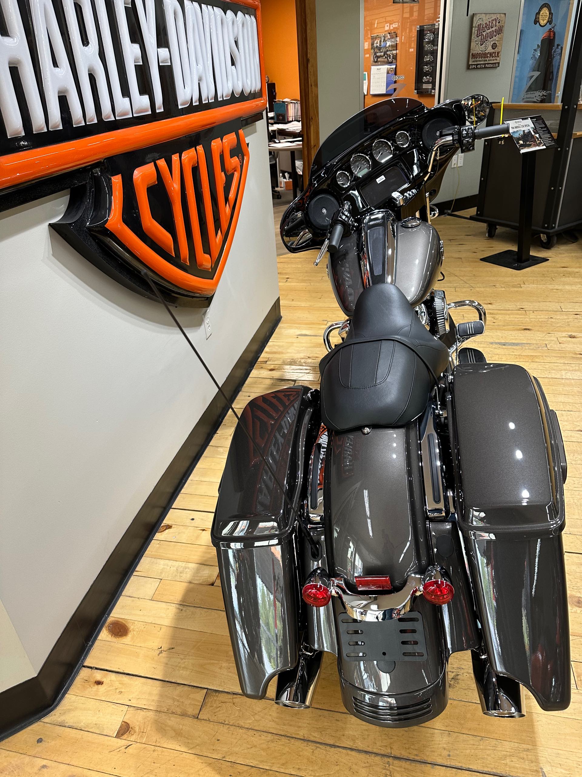 2023 Harley-Davidson Street Glide Special at Zips 45th Parallel Harley-Davidson