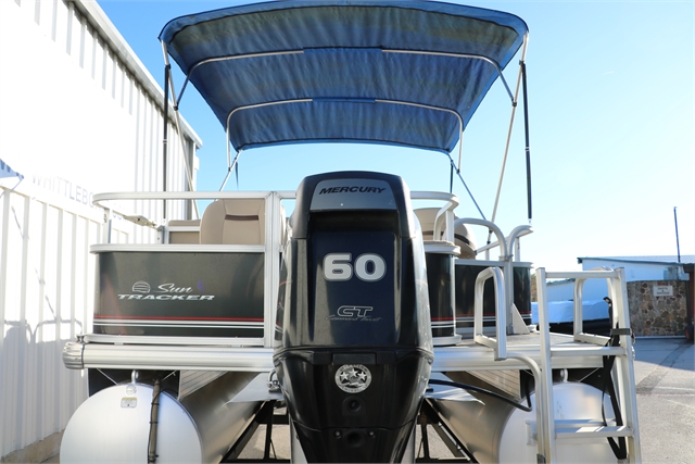 2017 Sun Tracker 18 Bass Buggy Dlx at Jerry Whittle Boats