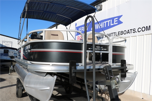 2017 Sun Tracker 18 Bass Buggy Dlx at Jerry Whittle Boats