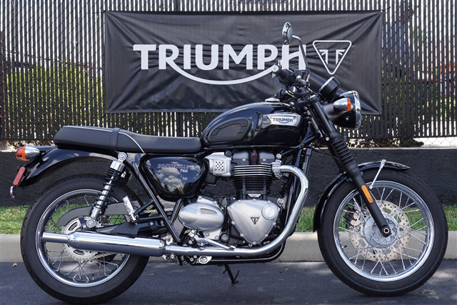 2018 Triumph Bonneville T100 Black | Tampa Triumph