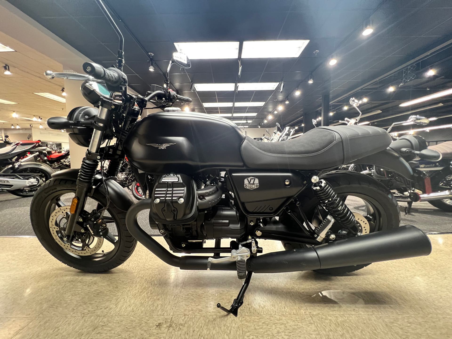 2022 Moto Guzzi V7 Stone E5 at Sloans Motorcycle ATV, Murfreesboro, TN, 37129