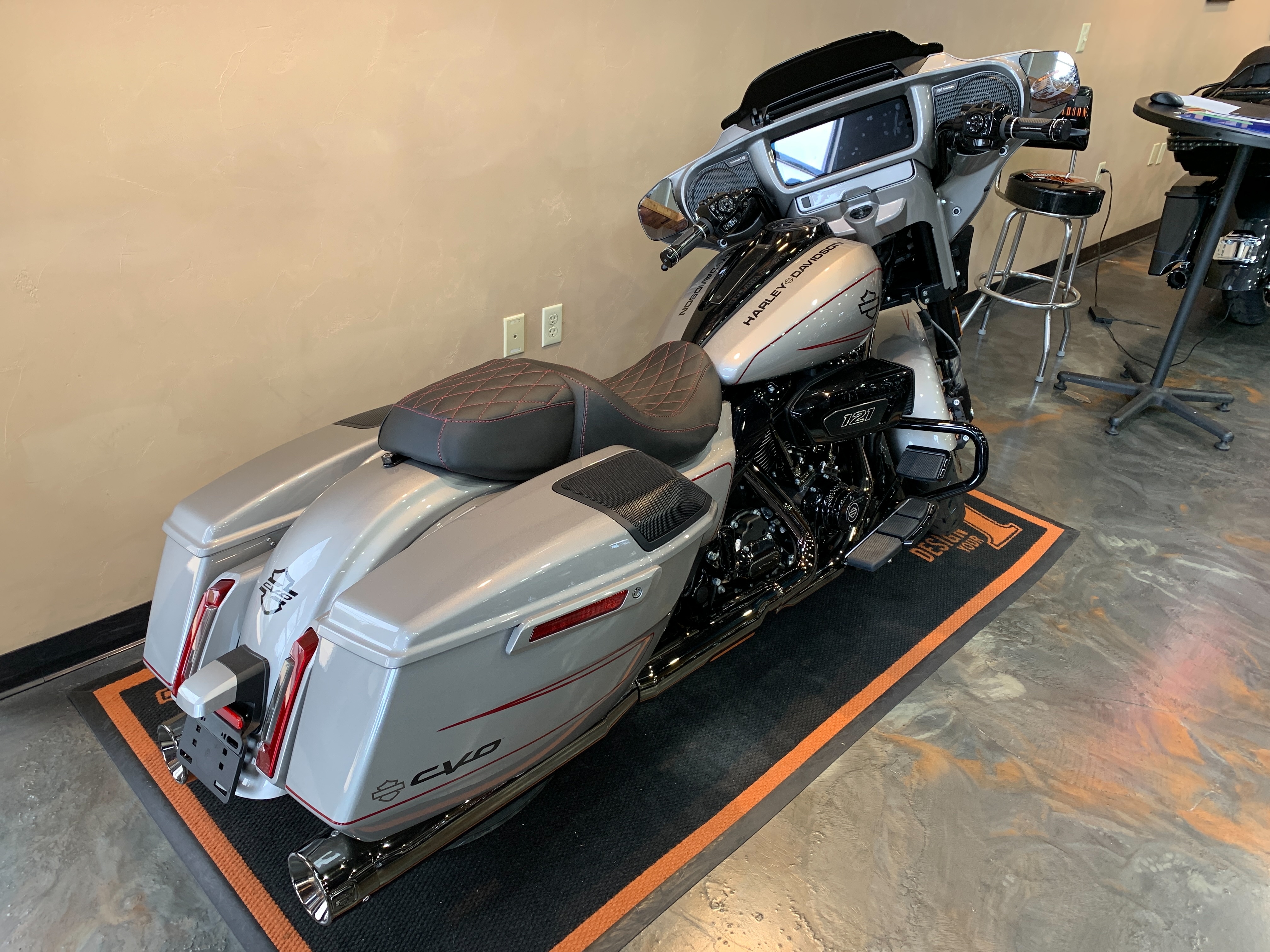 2023 Harley-Davidson Street Glide CVO Street Glide at Vandervest Harley-Davidson, Green Bay, WI 54303