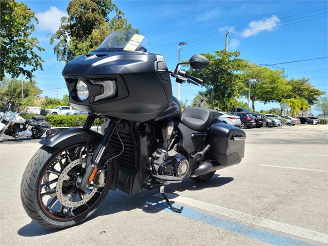 2021 Indian Challenger Challenger Dark Horse at Fort Lauderdale