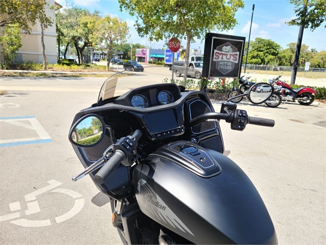 2021 Indian Challenger Challenger Dark Horse at Fort Lauderdale