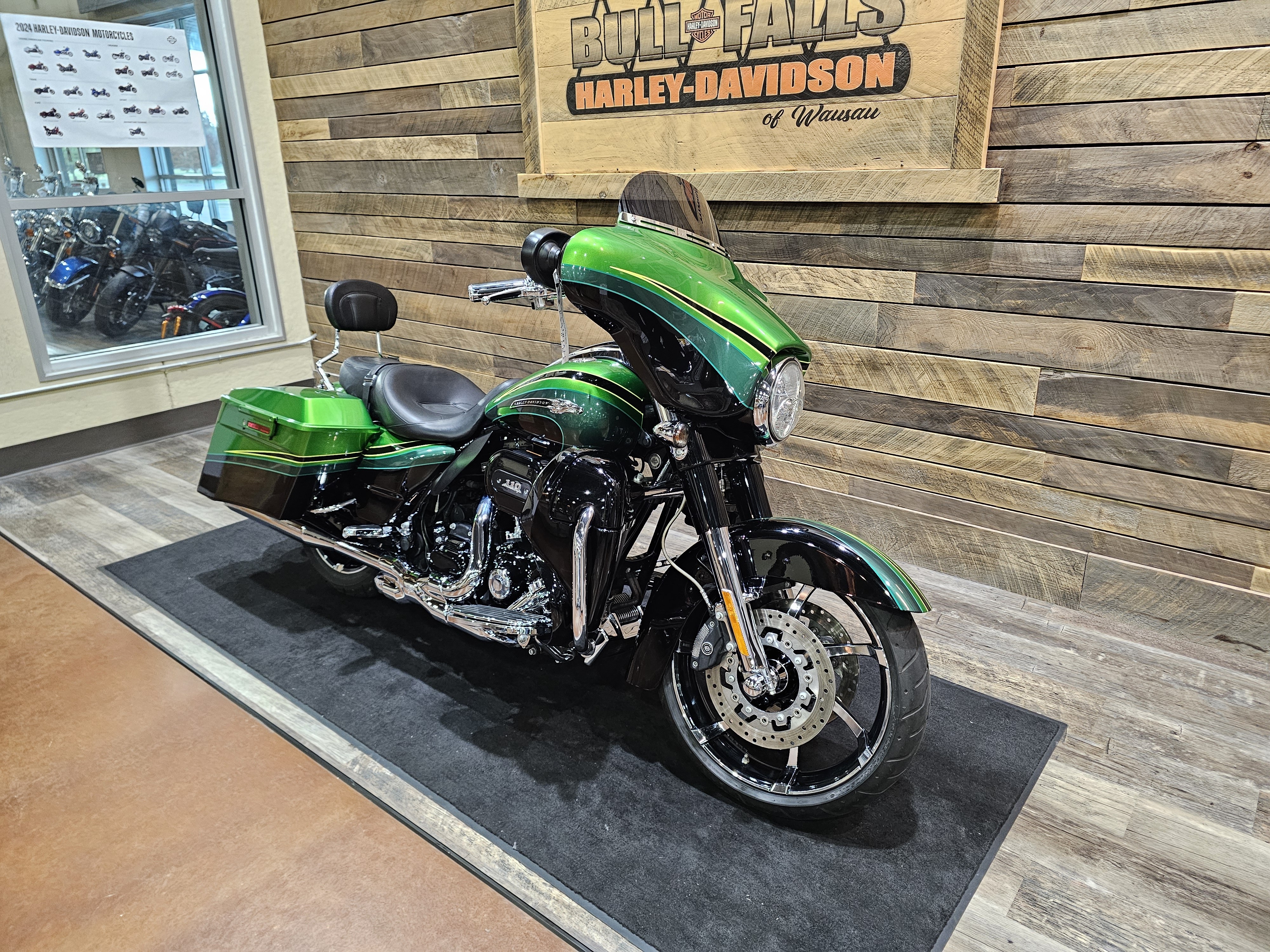 2011 Harley-Davidson Street GlideT CVOT at Bull Falls Harley-Davidson