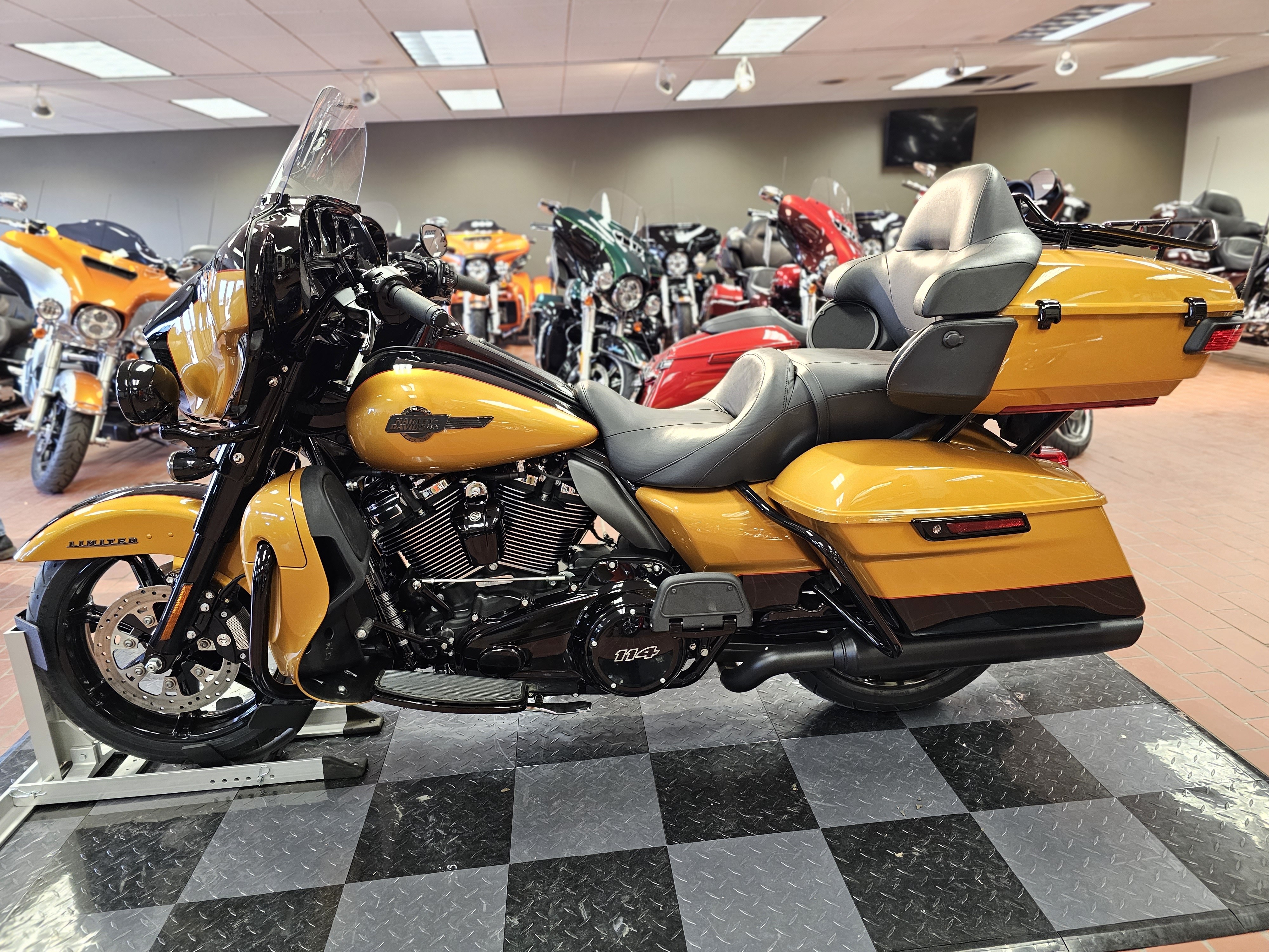 2023 Harley-Davidson FLHTK at Rooster's Harley Davidson