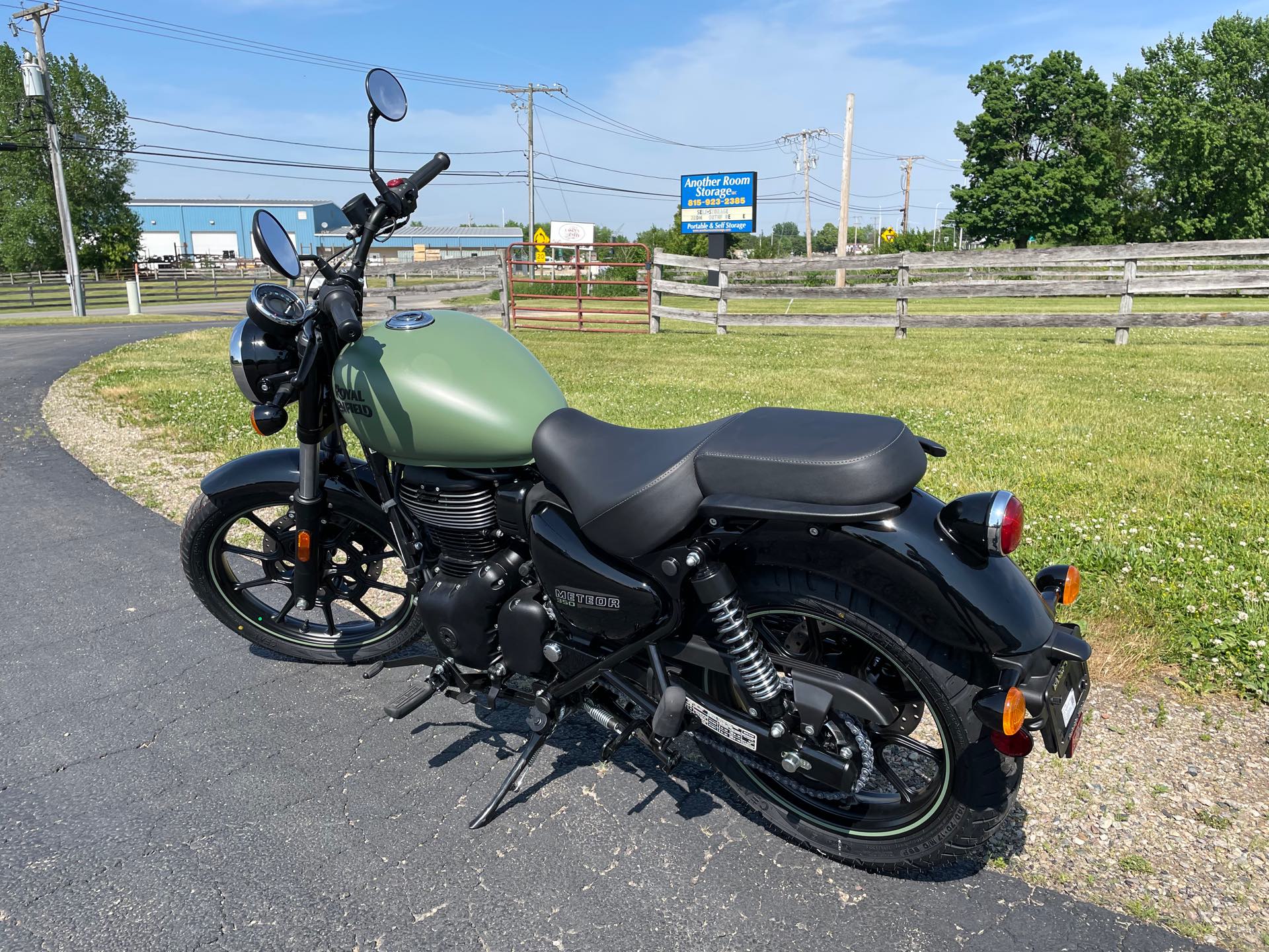 2023 Royal Enfield Meteor 350 at Randy's Cycle