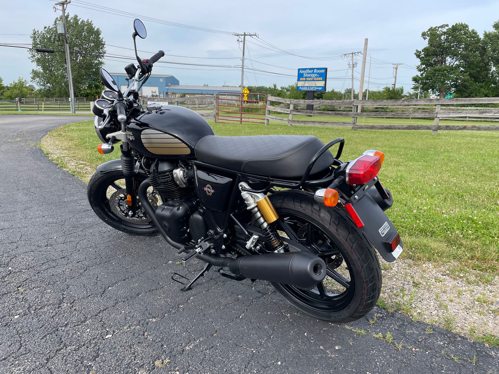 2024 Royal Enfield Twins INT650 at Randy's Cycle