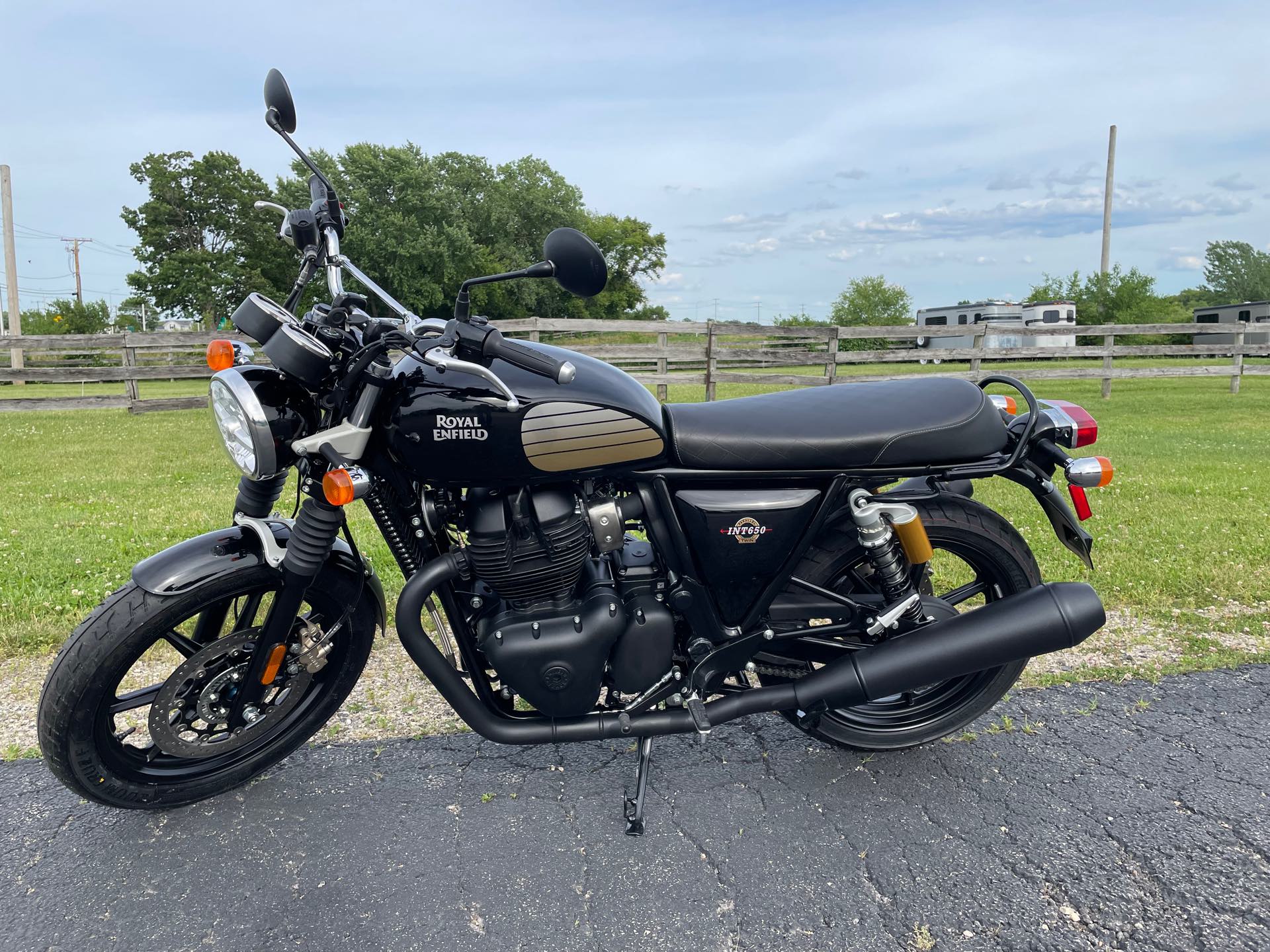 2024 Royal Enfield Twins INT650 at Randy's Cycle