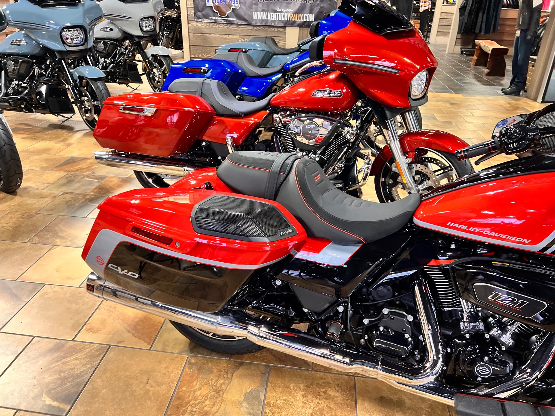 2024 Harley-Davidson Street Glide CVO Street Glide at Man O'War Harley-Davidson®