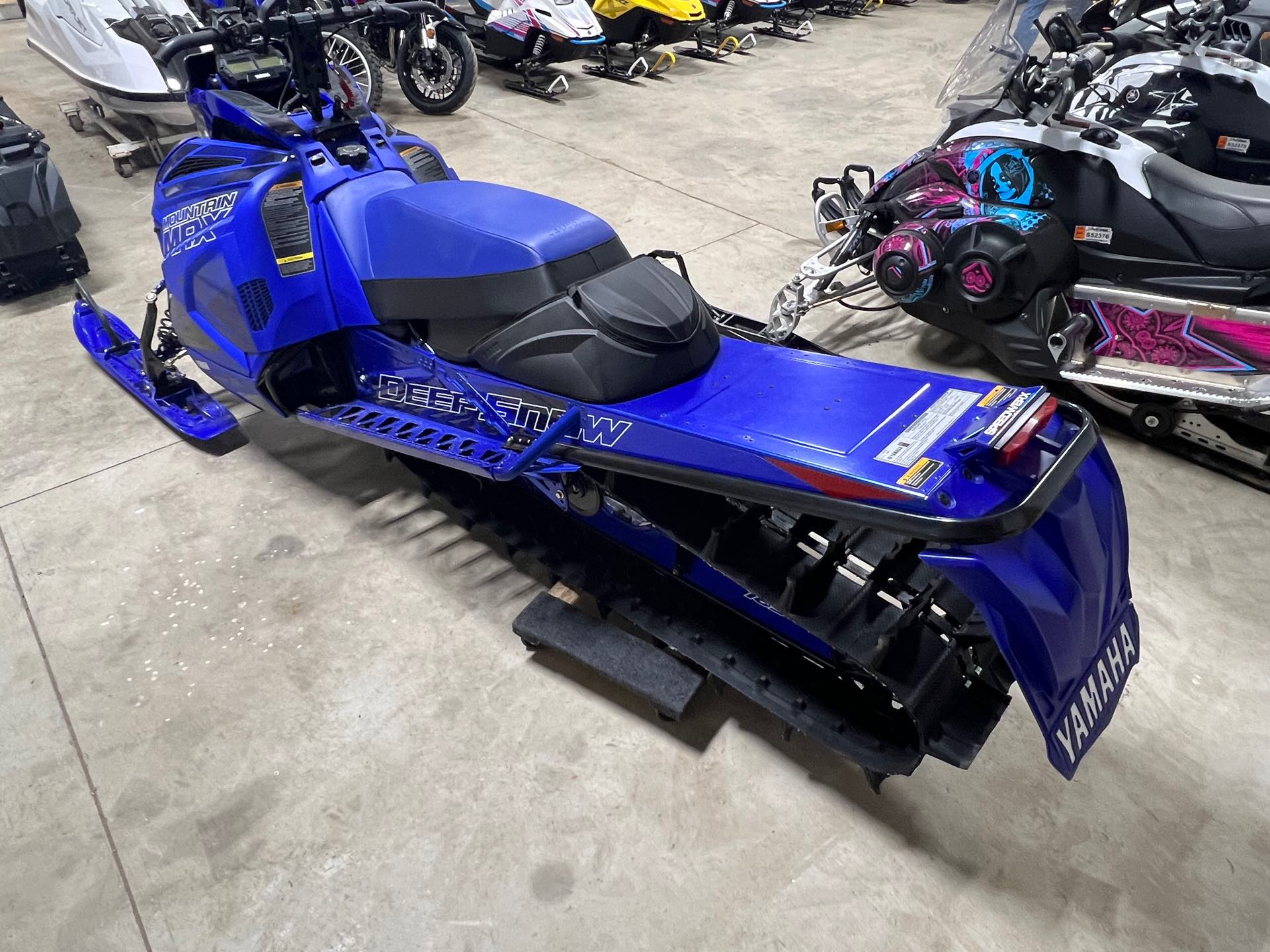 2023 Yamaha Mountain Max LE 165 at Interlakes Sport Center