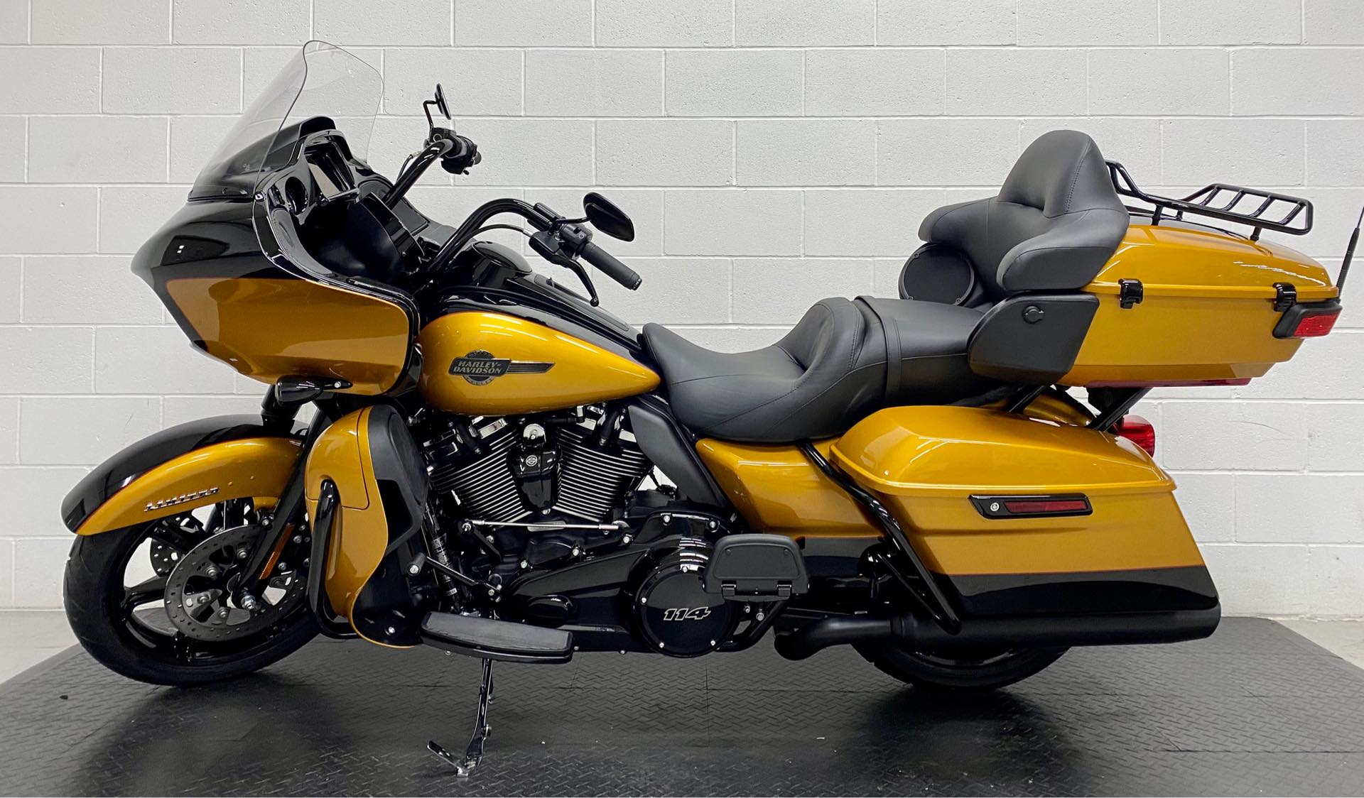 2023 Harley-Davidson Road Glide Limited at Destination Harley-Davidson®, Silverdale, WA 98383