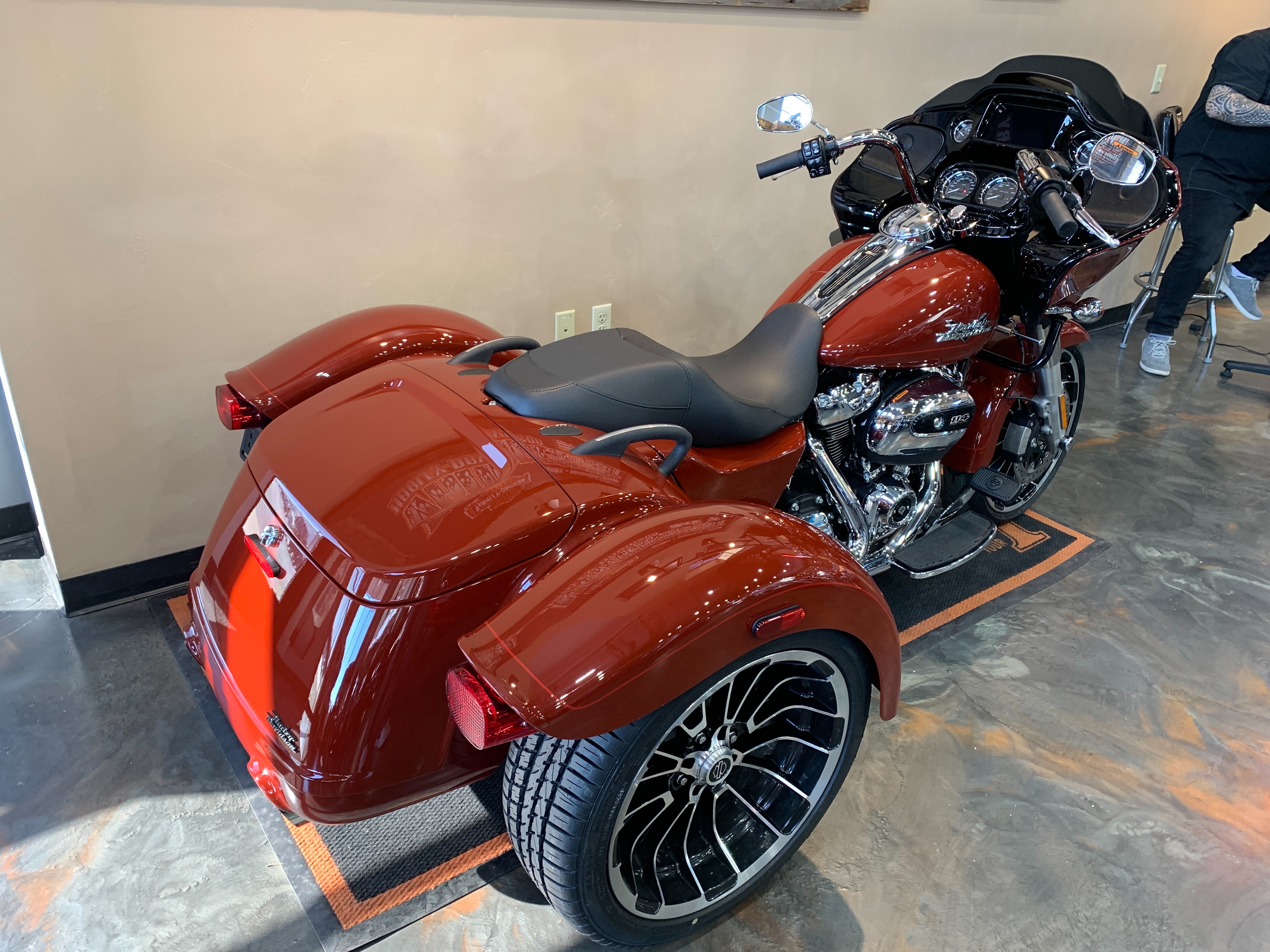 2024 Harley-Davidson Trike Road Glide 3 at Vandervest Harley-Davidson, Green Bay, WI 54303